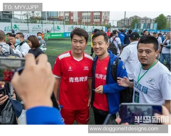 中国足球明星大光的崛起与挑战：从绿茵场到国际舞台的奋斗历程